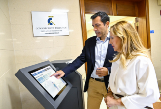 Presidenta del Cabildo de Tenerife y Presidente del Consorcio en las oficinas